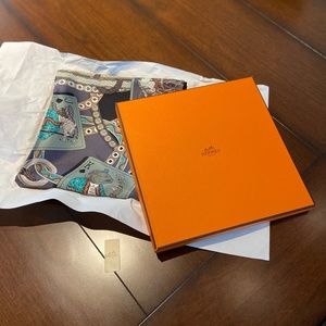 HERMES Dame de Coeur l'Honneur SILK SCARF Pierre Marie Lizard Bird Trump Cards